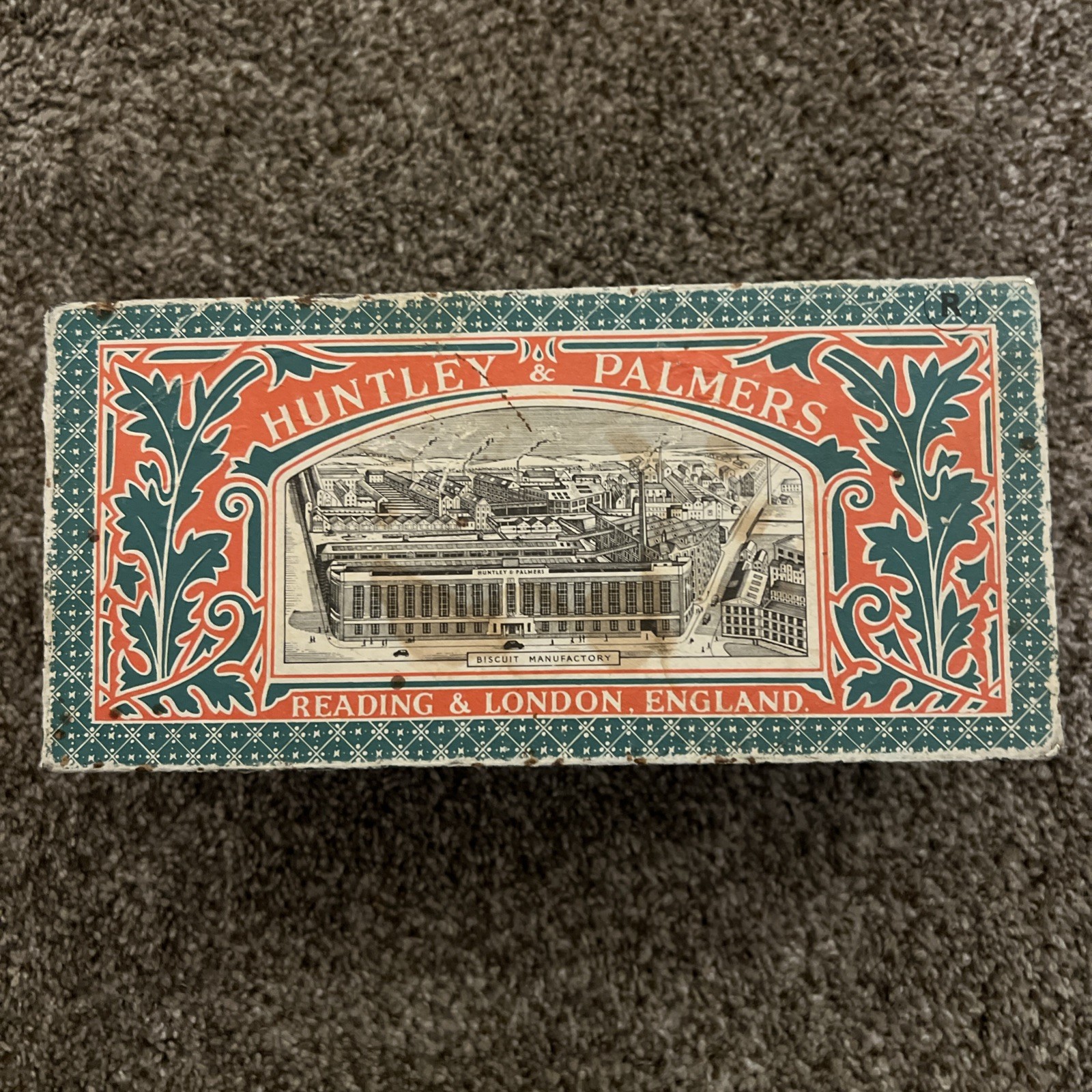 Vintage Huntley & Palmers 1970s English Biscuit Empty Rectangle Tin Olde English Vintage Huntley & Palmers 1970s English Biscuit Empty Rectangle Tin Olde English