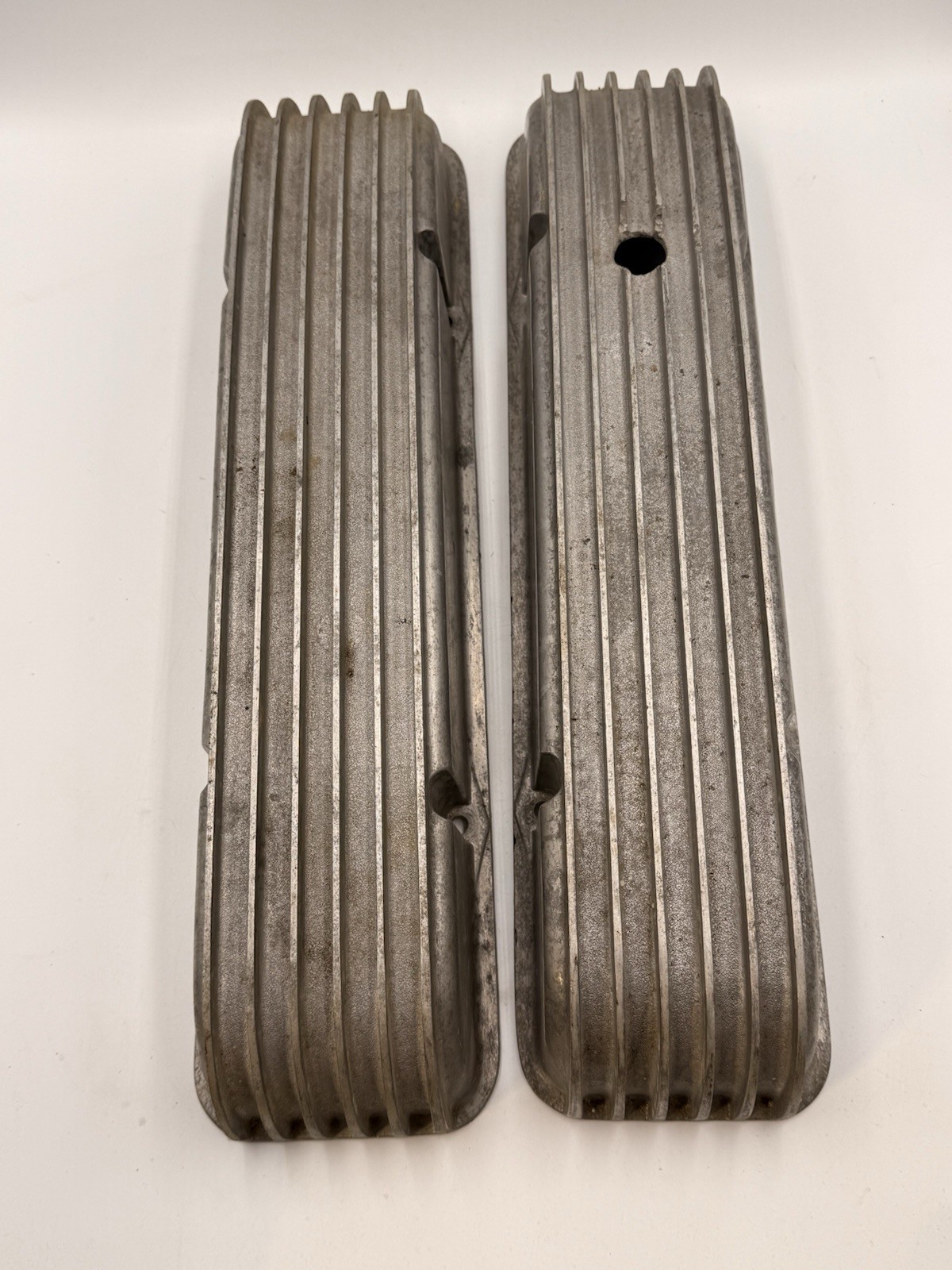 Pair Valve Covers Valve Covers Staggered 40-1000 1955-1959 Chevy Finned 265-283 Pair Valve Covers Valve Covers Staggered 40-1000 1955-1959 Chevy Finned 265-283