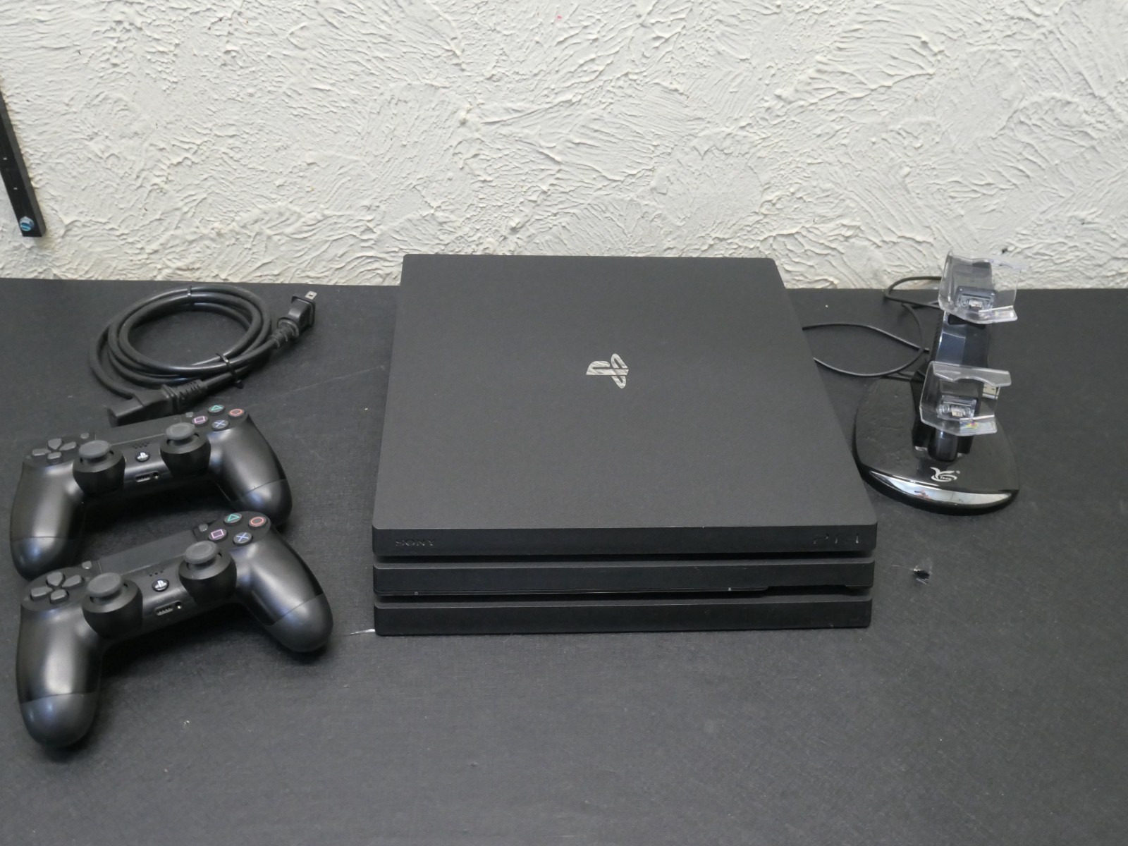 Sony PlayStation 4 Pro PS4 1TB Black Console W/2 Controller & Charging Dock