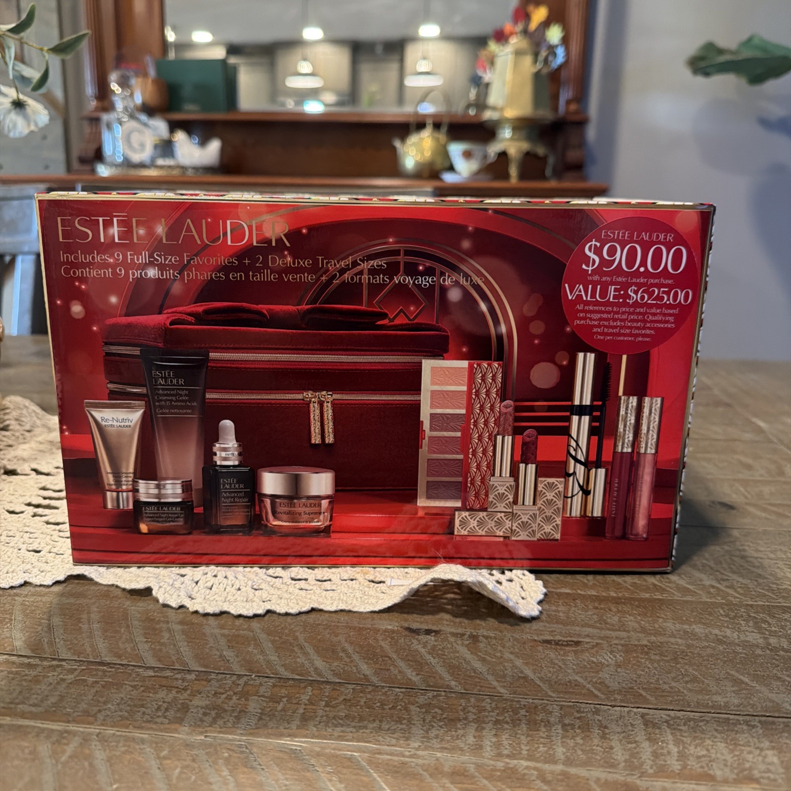 2024 Estée Lauder 12 Piece Beauty Box Collection Blockbuster Gift Set $625 Value