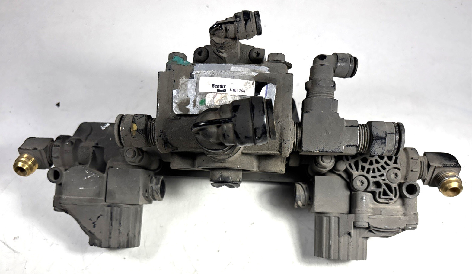 Paccar ABS Valve with Bracket  G11-6167 / 20550AB K105766 / T5019483 G90-1228