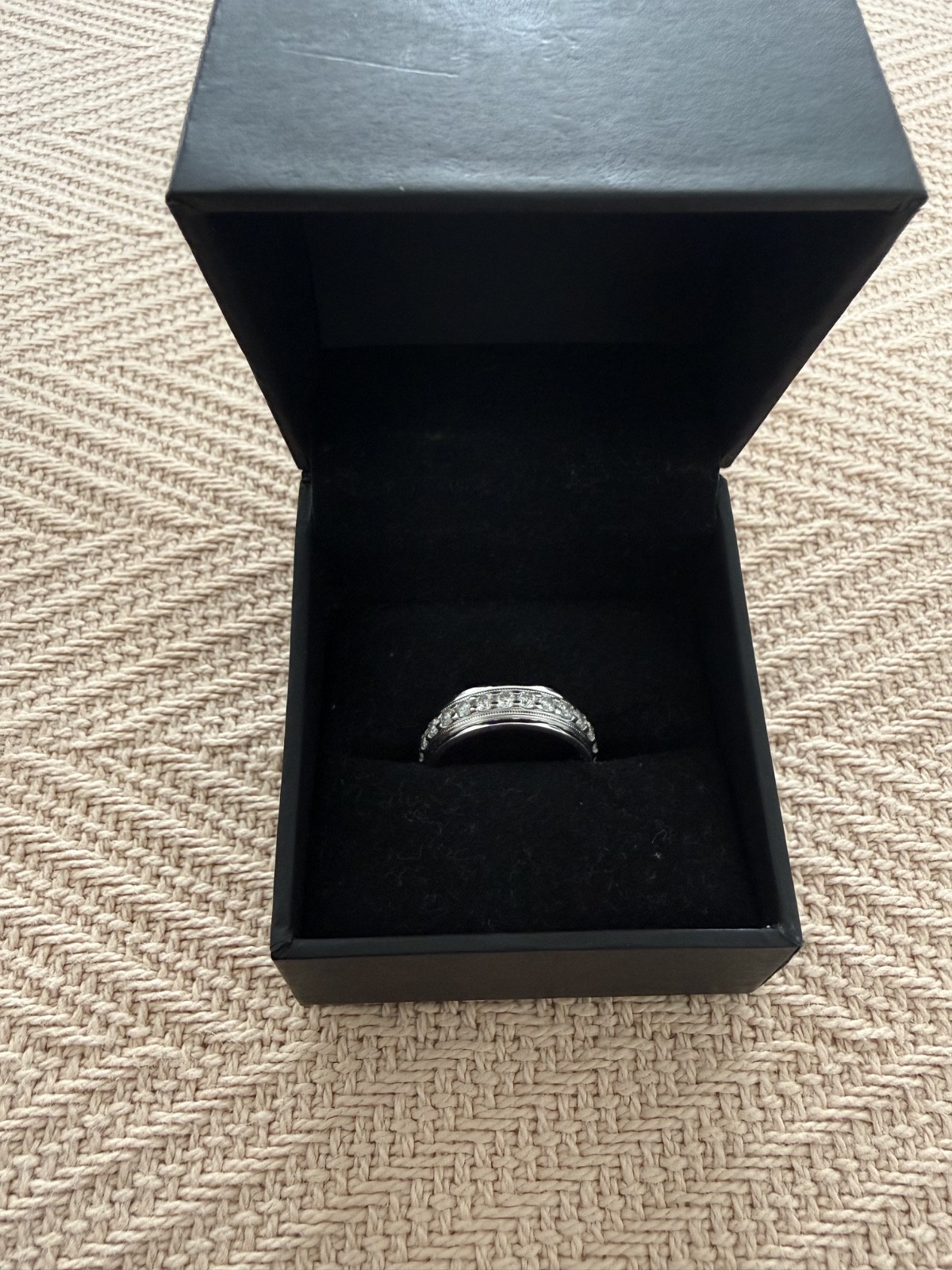 Zales Men’s 1 CT TW Natural Diamond Vintage Wedding Band 10K White Gold