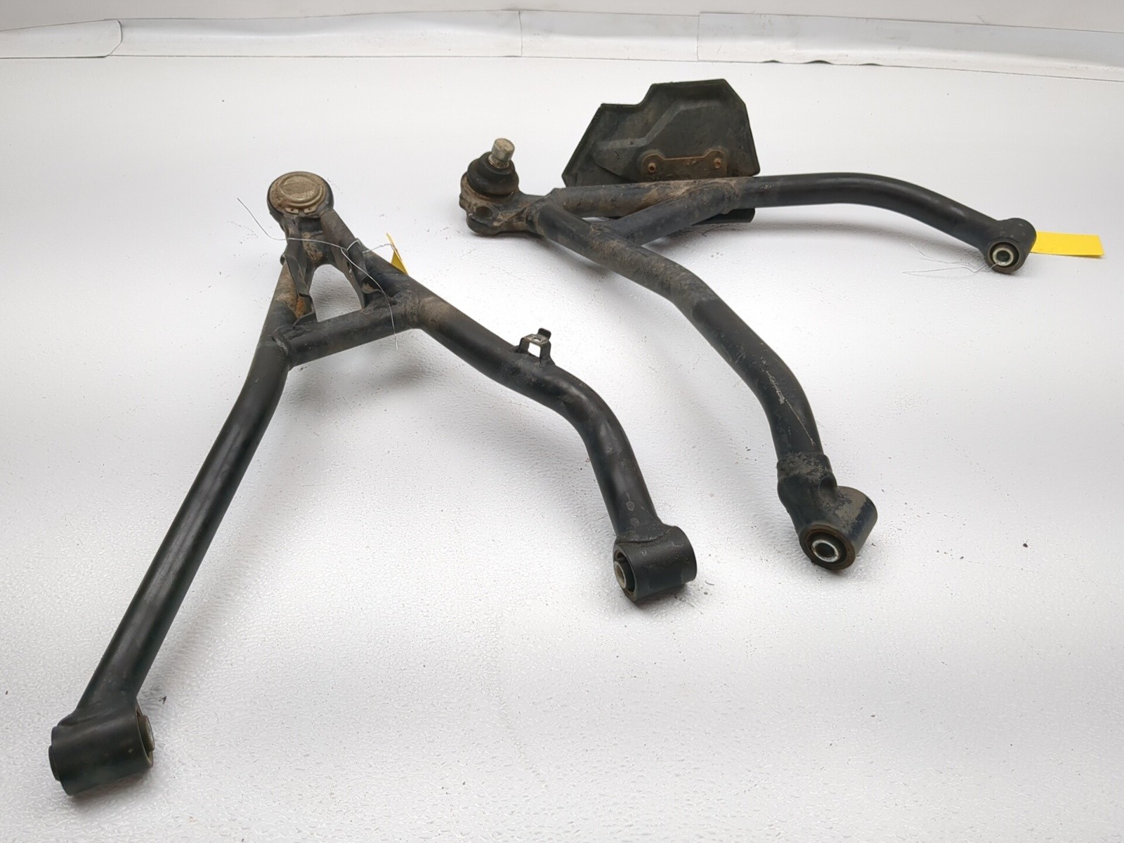 12-25 Can-Am Outlander 650 Front Left Upper Lower Control Arm 706204639