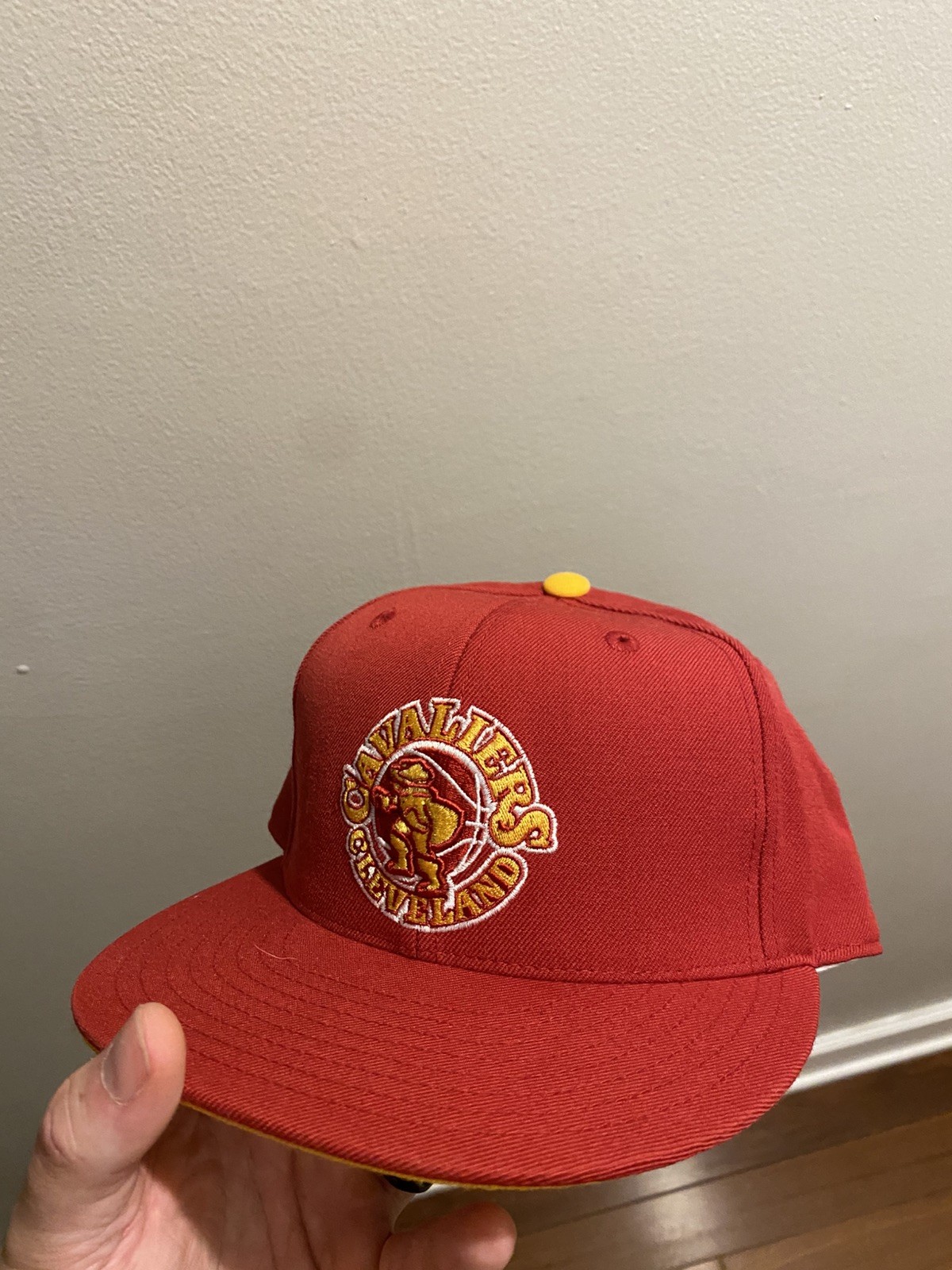Mitchell & Ness Men\'s Cleveland Cavaliers Fitted Hat Hardwood Classics 7 3/8 new