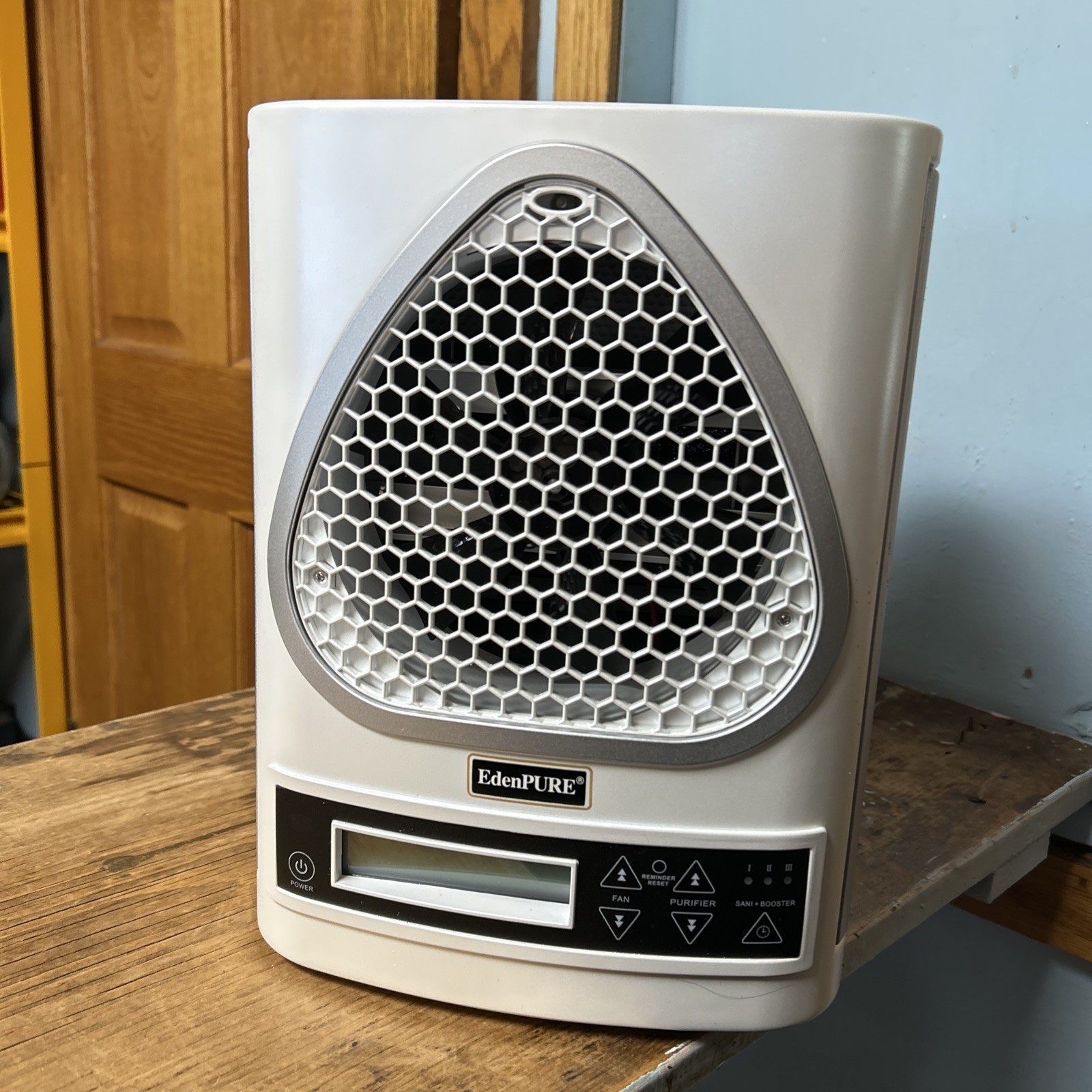 Edenpure Oxileaf XL100 A6004 Air Purifier VERY NICE