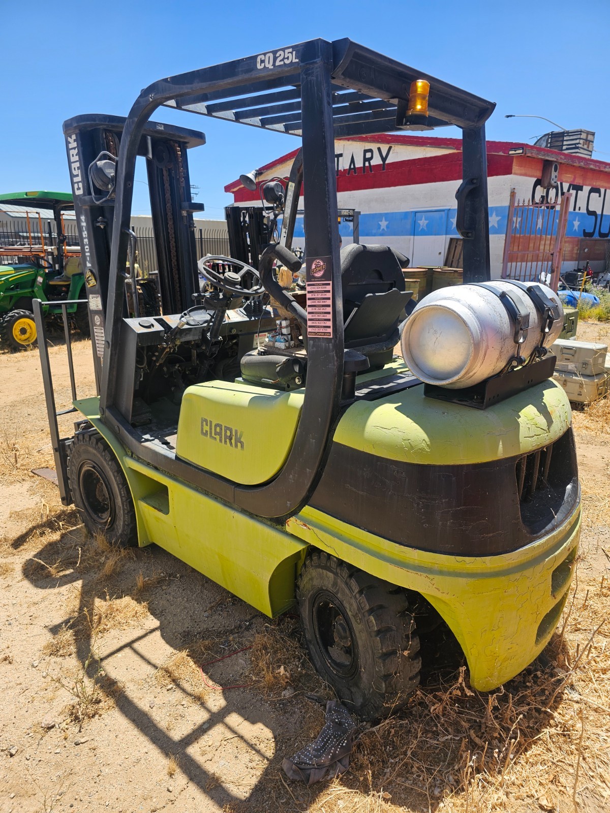 FORKLIFT CLARK CQ25L LPG PNEUMATIC 5000 LB LIFT CAPACITsed