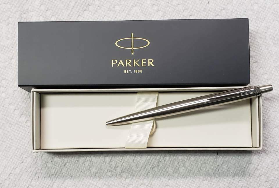 Parker Jotter Stainless Steel Chrome Trim Ballpoint Pen Black Ink With Gift Box Parker Jotter Stainless Steel Chrome Trim Ballpoint Pen Black Ink With Gift Box