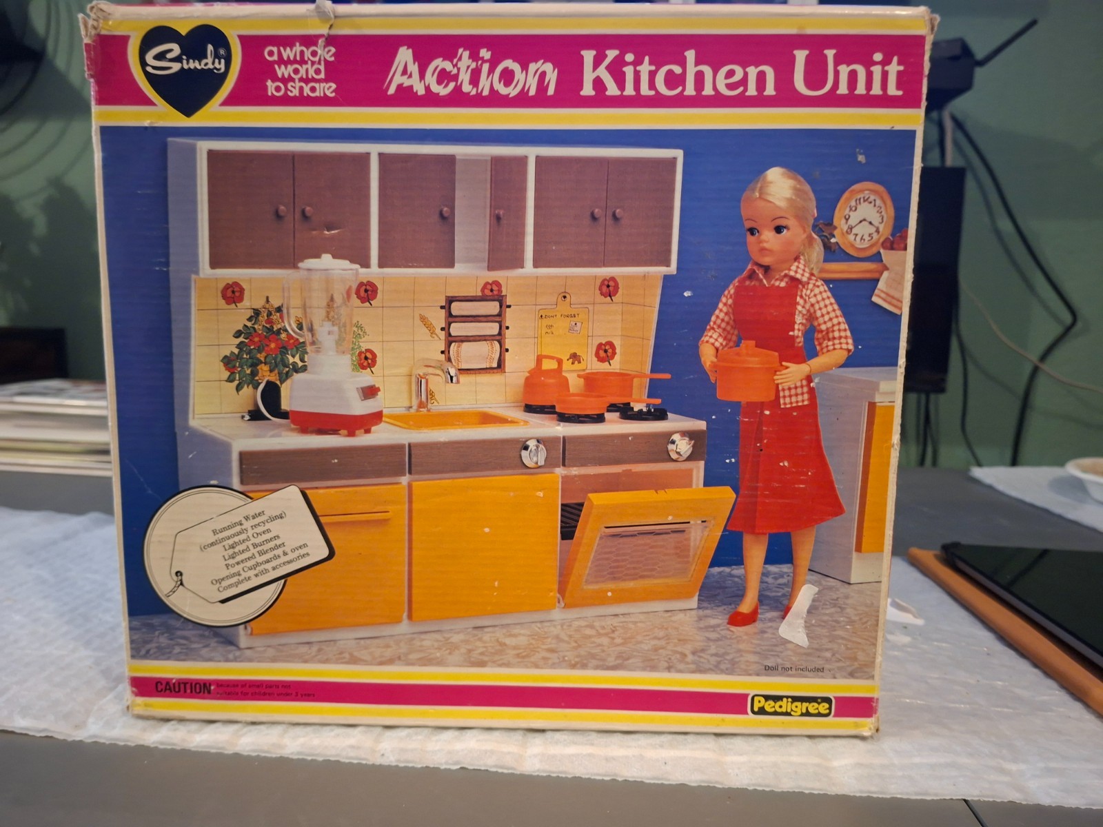 Pedigree dolls Ltd sindy doll action kitchen set Pedigree dolls Ltd sindy doll action kitchen set