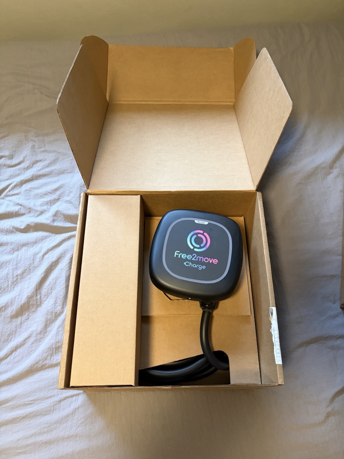 Genuine Mopar Free2move Charge In-Home Ev Charger Level 2 48 Amp 82219155AC Genuine Mopar Free2move Charge In-Home Ev Charger Level 2 48 Amp 82219155AC