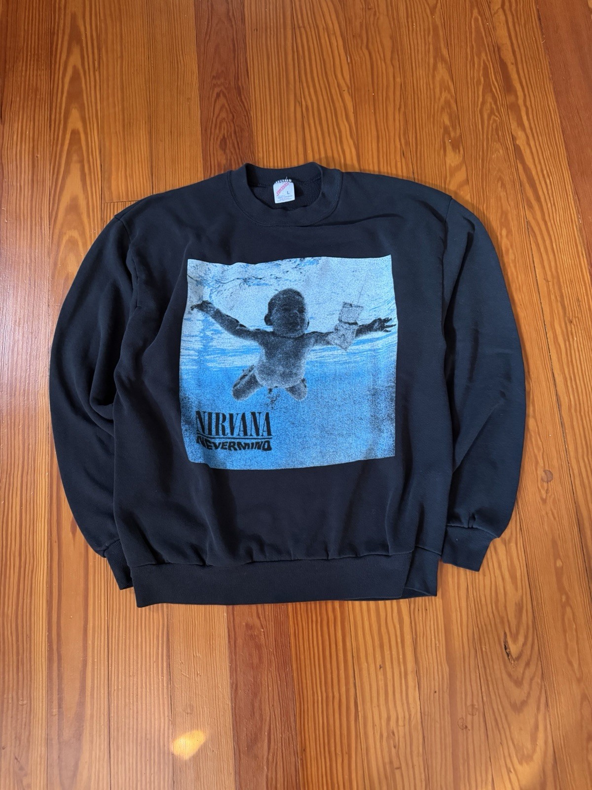 vintage grail rare 2002 Nirvana “Nevermind” tracklist band tour shirt