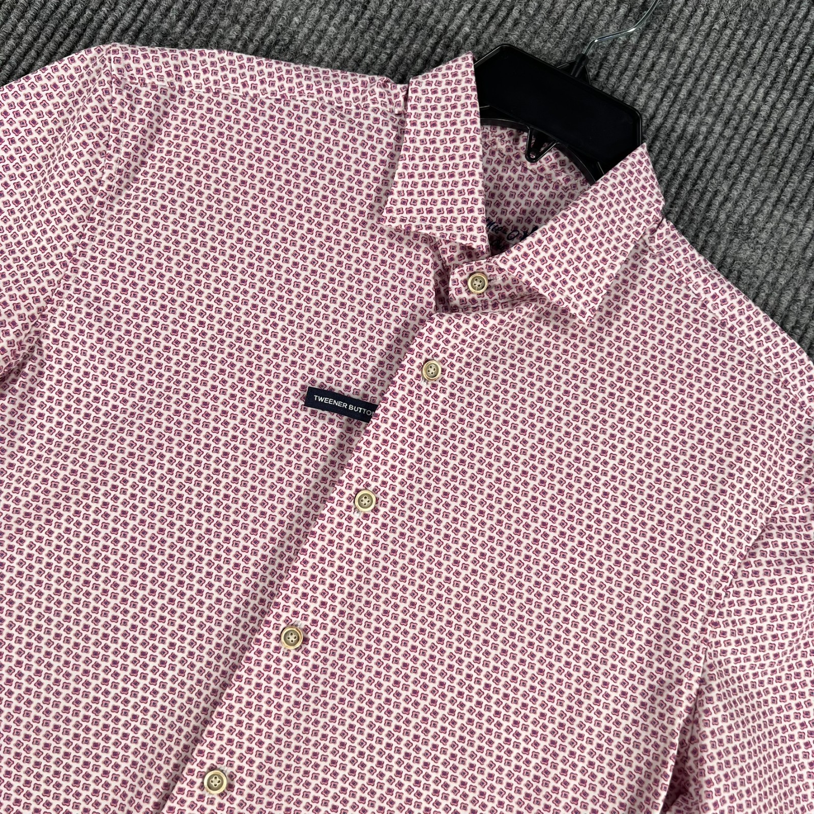 Johnnie O Hangin\' Out Performance Shirt Mens Small Purple Geometric Button New