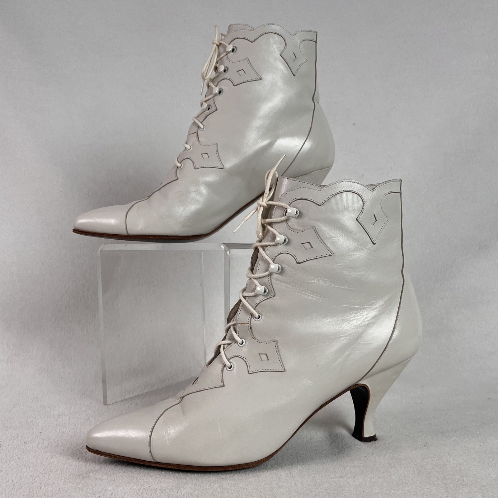 VTG Peter Fox White Leather Victorian Lace Up Women\'s Boots Sz 10B Made in Italy VTG Peter Fox White Leather Victorian Lace Up Women\'s Boots Sz 10B Made in Italy