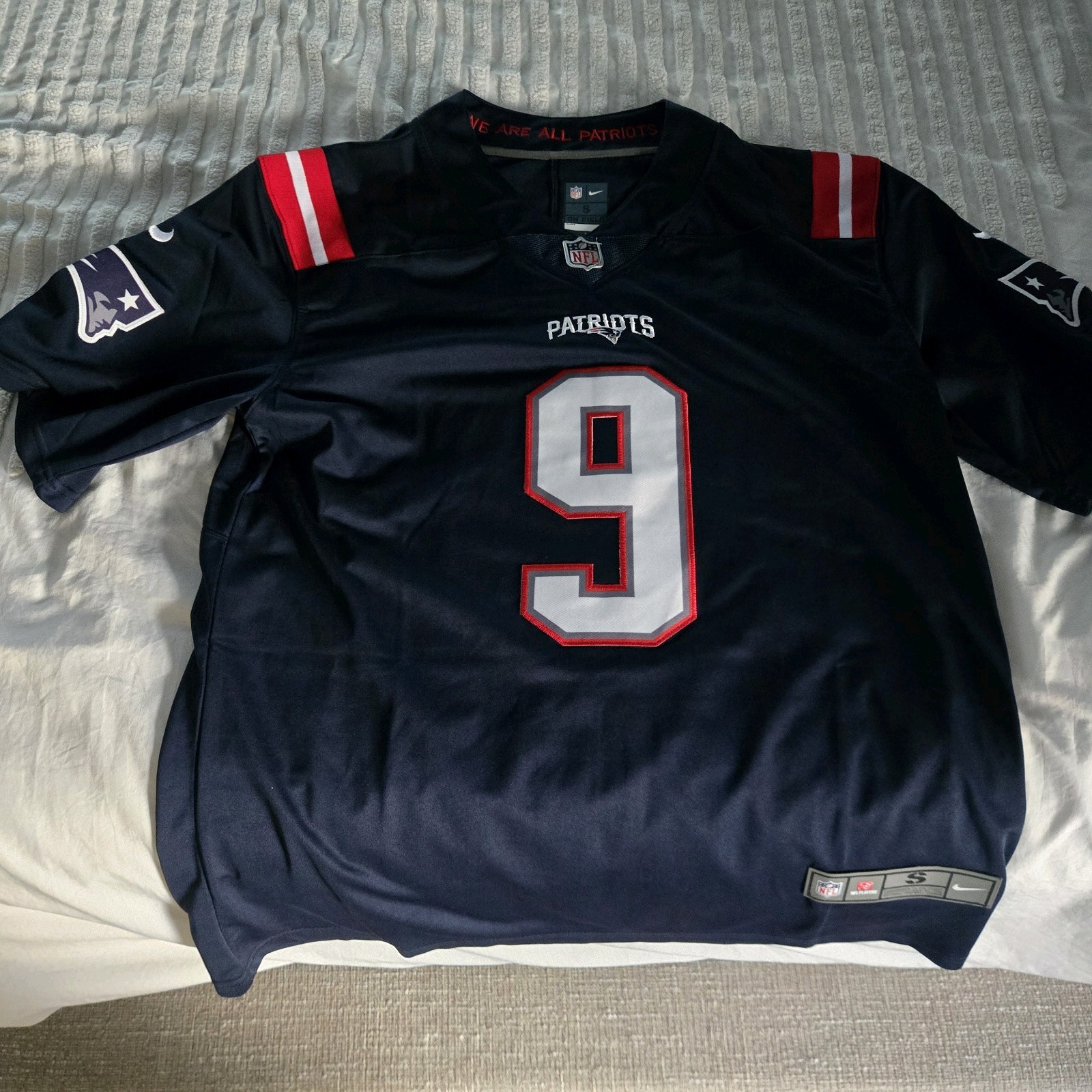 Men’s New England Patriots Matthew Judon #9 Football Jersey Men\'s Small Men’s New England Patriots Matthew Judon #9 Football Jersey Men\'s Small