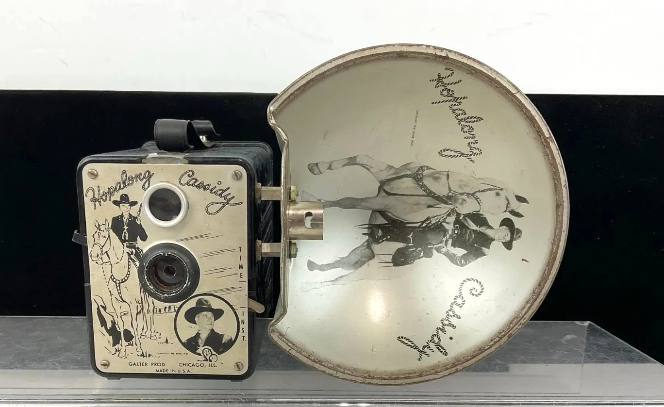 Vintage 1950s Hopalong Cassidy Box Camera With Flash