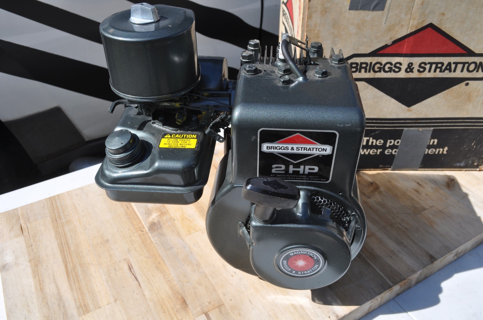 NOS NEW IN BOX Briggs & Stratton 060102 60102 2HP Motor Engine NOS NEW IN BOX Briggs & Stratton 060102 60102 2HP Motor Engine