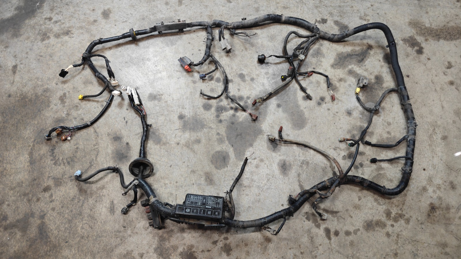 2002-2004 Nissan Xterra Engine Wiring Harness MAIN 3.3L V6 2wd AT REFURBISHED