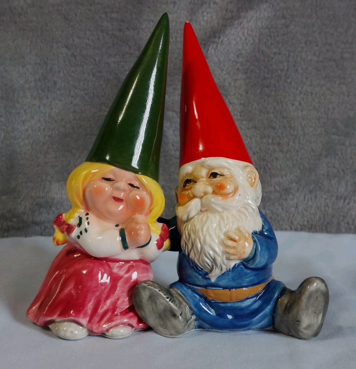 Vintage 1979 Unieboek BV Gnome salt & pepper shaker set ceramic Japan clean 