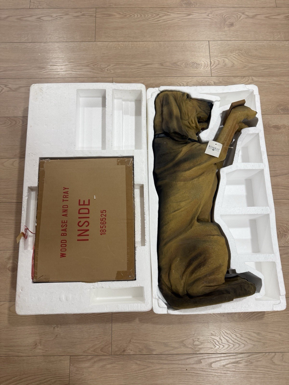Vintage Bombay Company Bloodhound Dog Figurine Statue with Wood Base & Tray NIB⁠