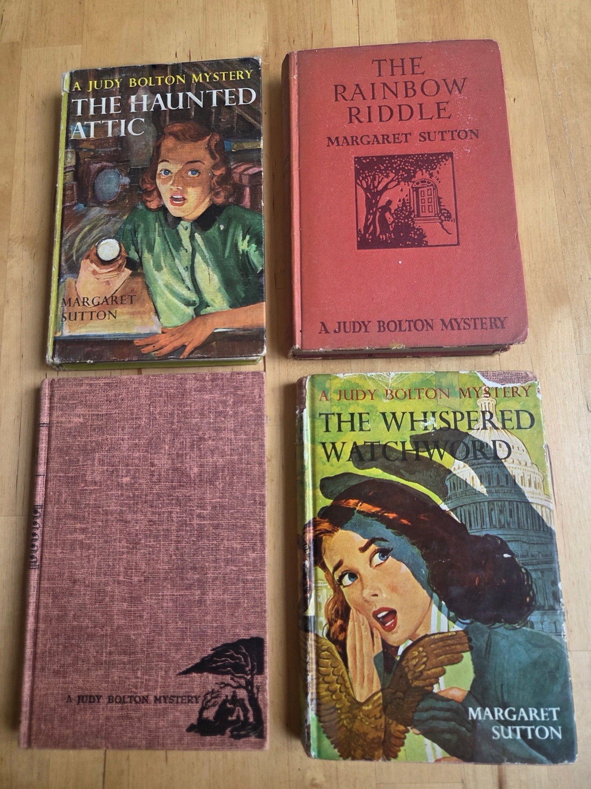 Vintage Lot: Margaret Sutton “Judy Bolton Mysteries” (1932) Vintage Lot: Margaret Sutton “Judy Bolton Mysteries” (1932)