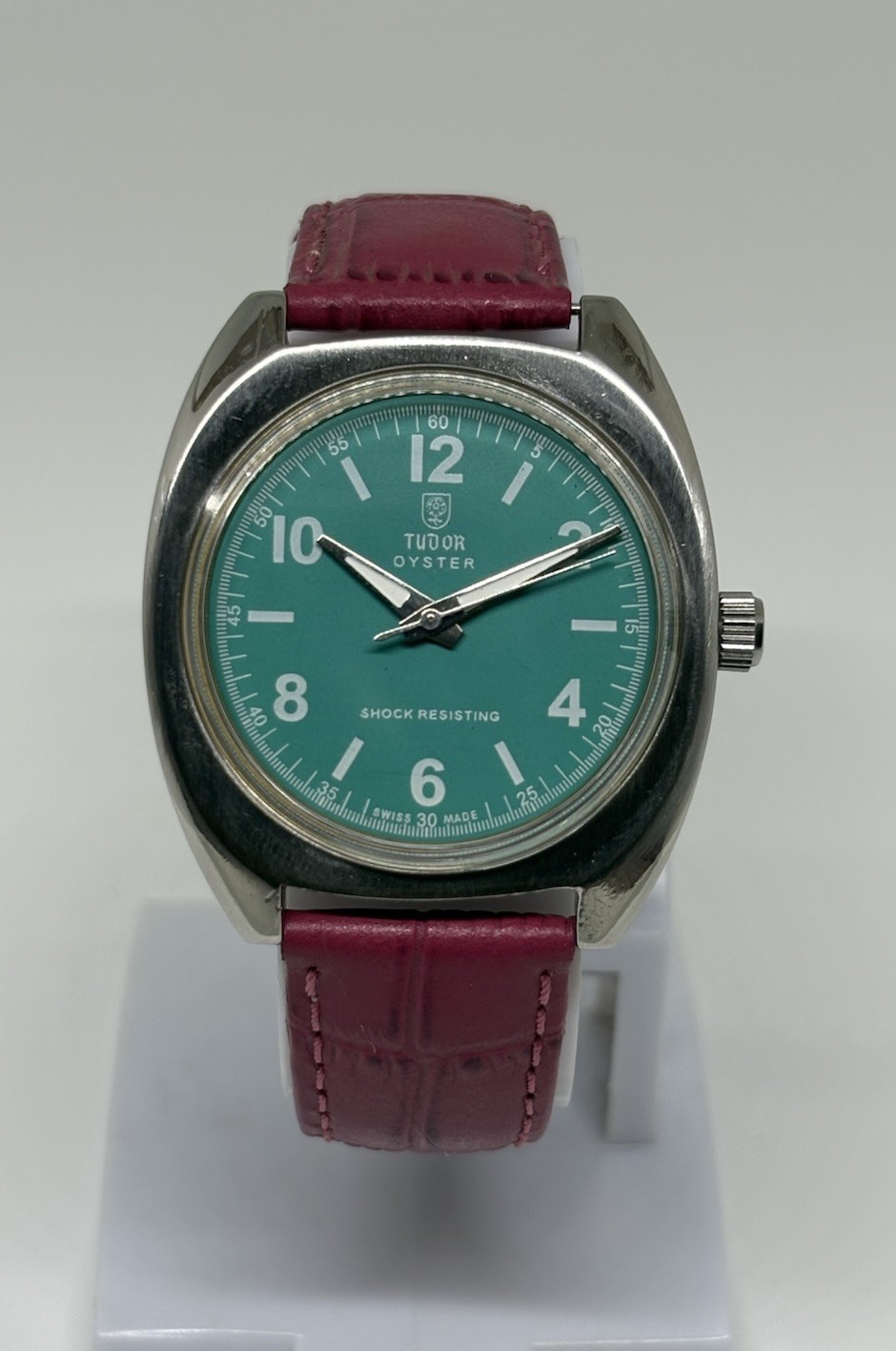 Vintage Tudor Oyster 17 Jewels Manual Winding Swiss Made Men’s Watch Blue Dial Vintage Tudor Oyster 17 Jewels Manual Winding Swiss Made Men’s Watch Blue Dial