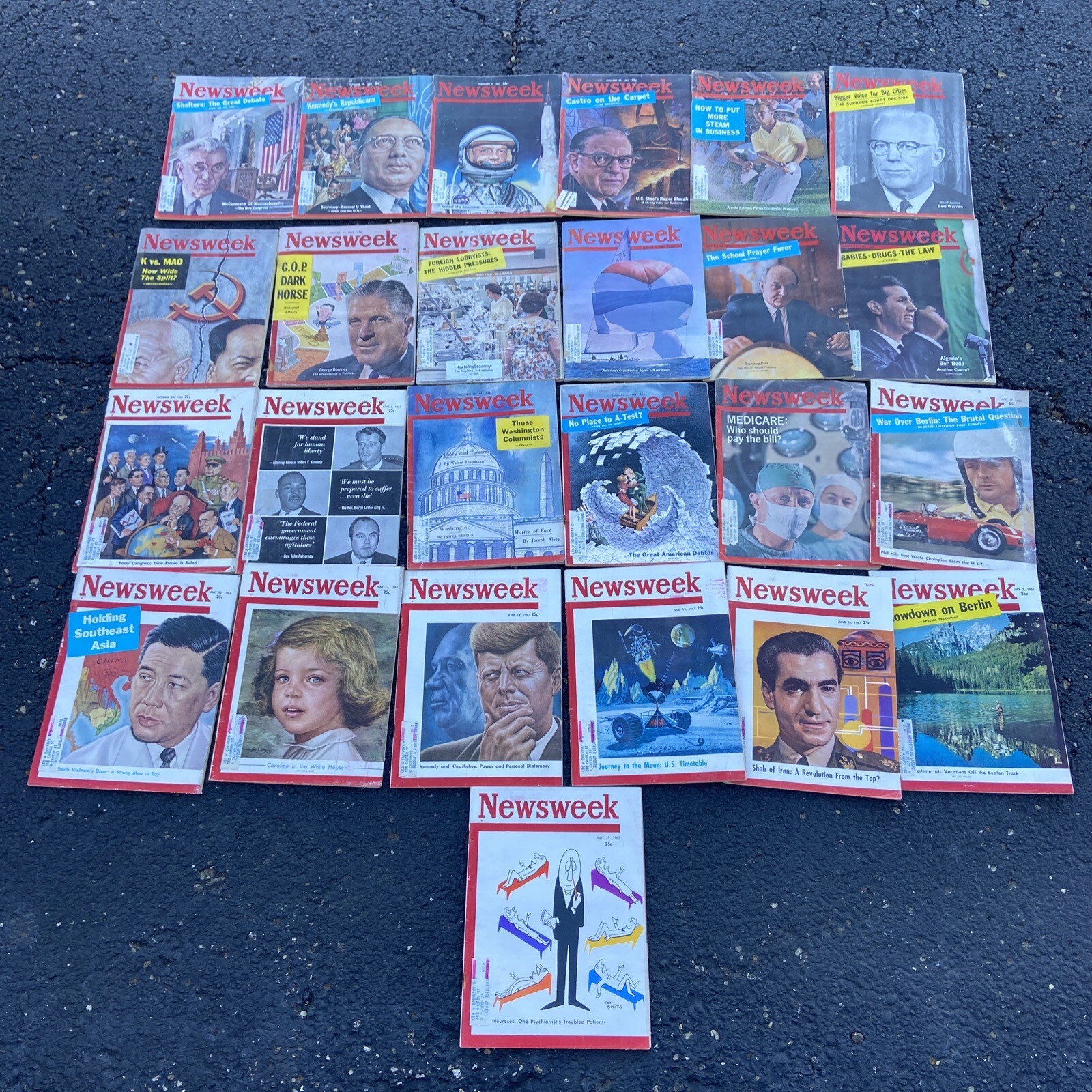 1959 NEWSWEEK MAGAZINE LOT OF 25 ISSUES NICE POLITICAL COVERS Estate Find