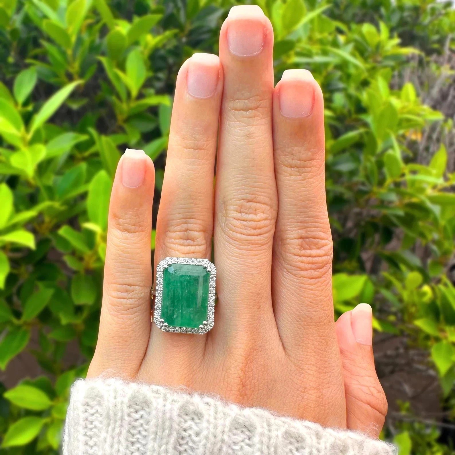 10CT Huge Natural Emerald & Diamond Ring For Engagement Sale 14k White Gold 10CT Huge Natural Emerald & Diamond Ring For Engagement Sale 14k White Gold