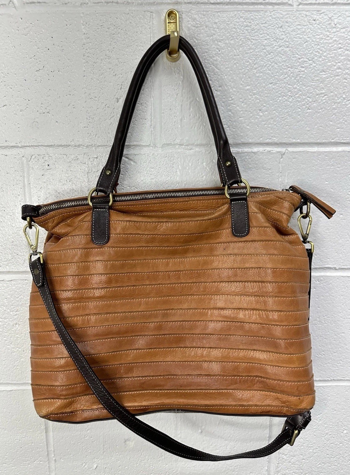 Il Duca Soft Brown Italian Leather Shoulder Zip Handbag Il Duca Soft Brown Italian Leather Shoulder Zip Handbag