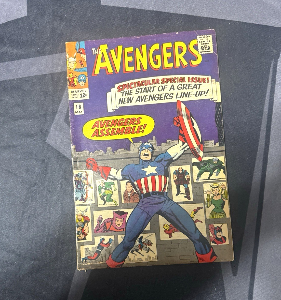 Marvel Comics The Avengers #16 Silver Age Single Issue English Captain America