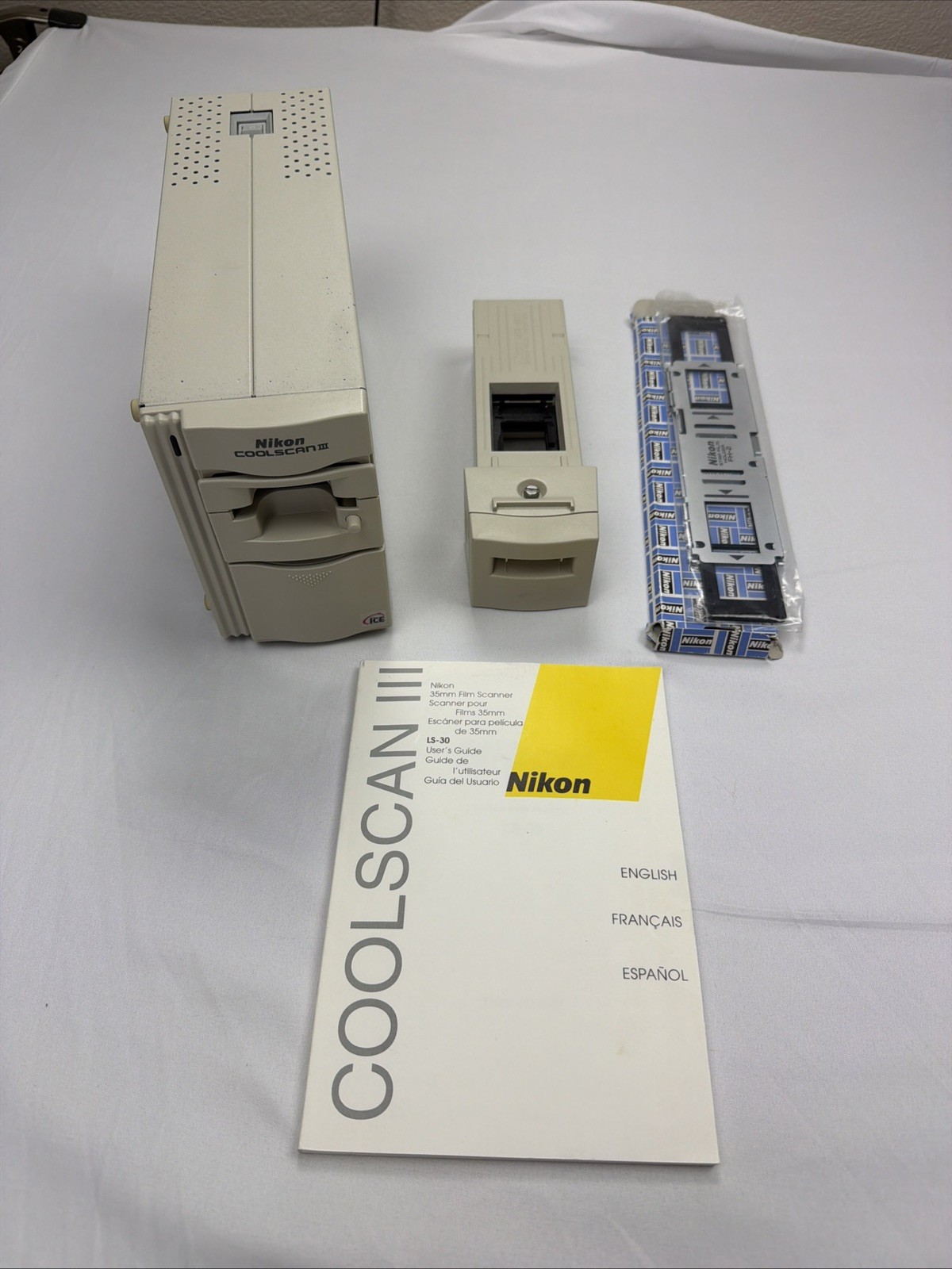 Nikon CoolScan III LS-30 Film Scanner, SA-20 Film Adapter, FH02 Film Holder Nikon CoolScan III LS-30 Film Scanner, SA-20 Film Adapter, FH02 Film Holder