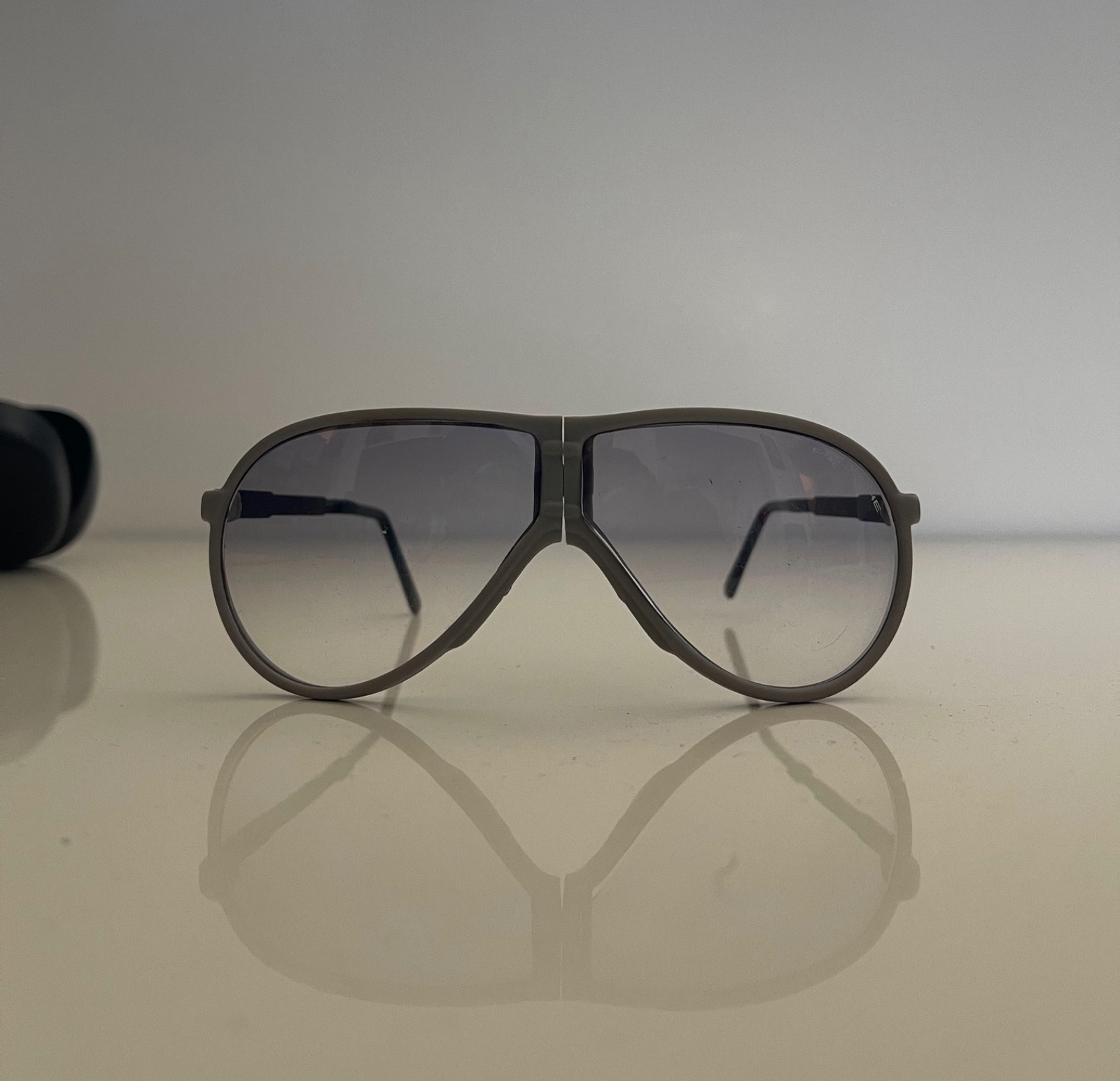 AUTHENTIC PORSCHE DESIGN 5622 FOLDING SUNGLASSES GREY FRAME VINTAGE CARRERA
