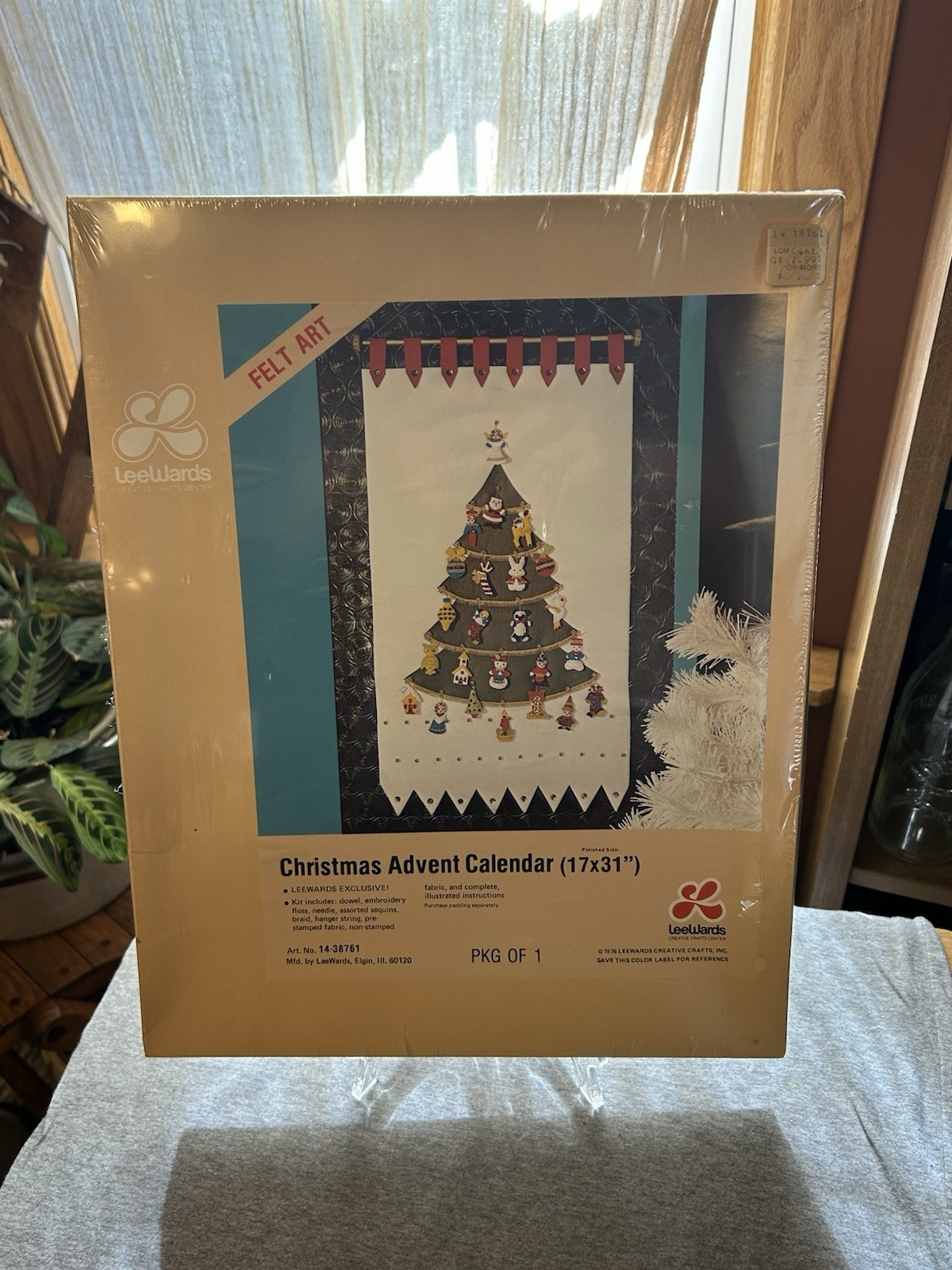 Vintage 1976 LeeWards Christmas Advent Calendar Felt Art No. 14-38761 NOS Sealed Vintage 1976 LeeWards Christmas Advent Calendar Felt Art No. 14-38761 NOS Sealed