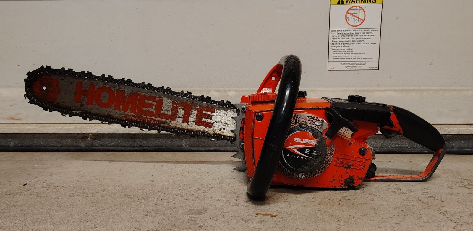Vintage 1977 Homelite Super E-Z Automatic Chain Saw Starts & Runs