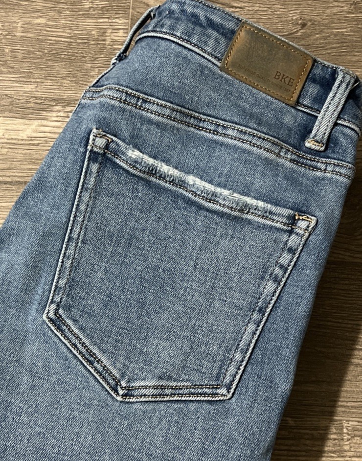 BKE Women’s Billie Boot Stretch High Rise Slim Fit Distressed Jeans Size 28x32 BKE Women’s Billie Boot Stretch High Rise Slim Fit Distressed Jeans Size 28x32