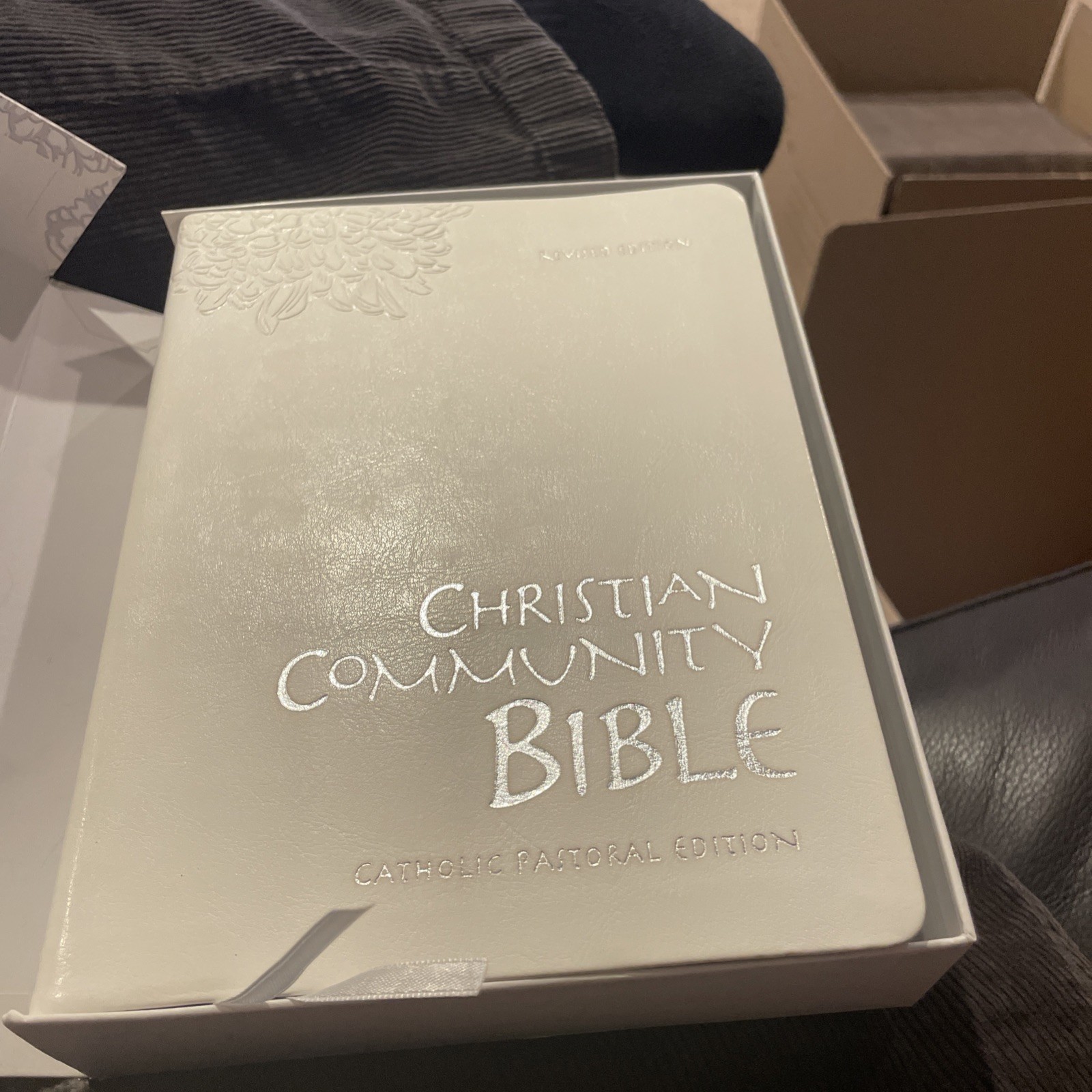 2002 Leather Christian Community Bible w/box 2002 Leather Christian Community Bible w/box