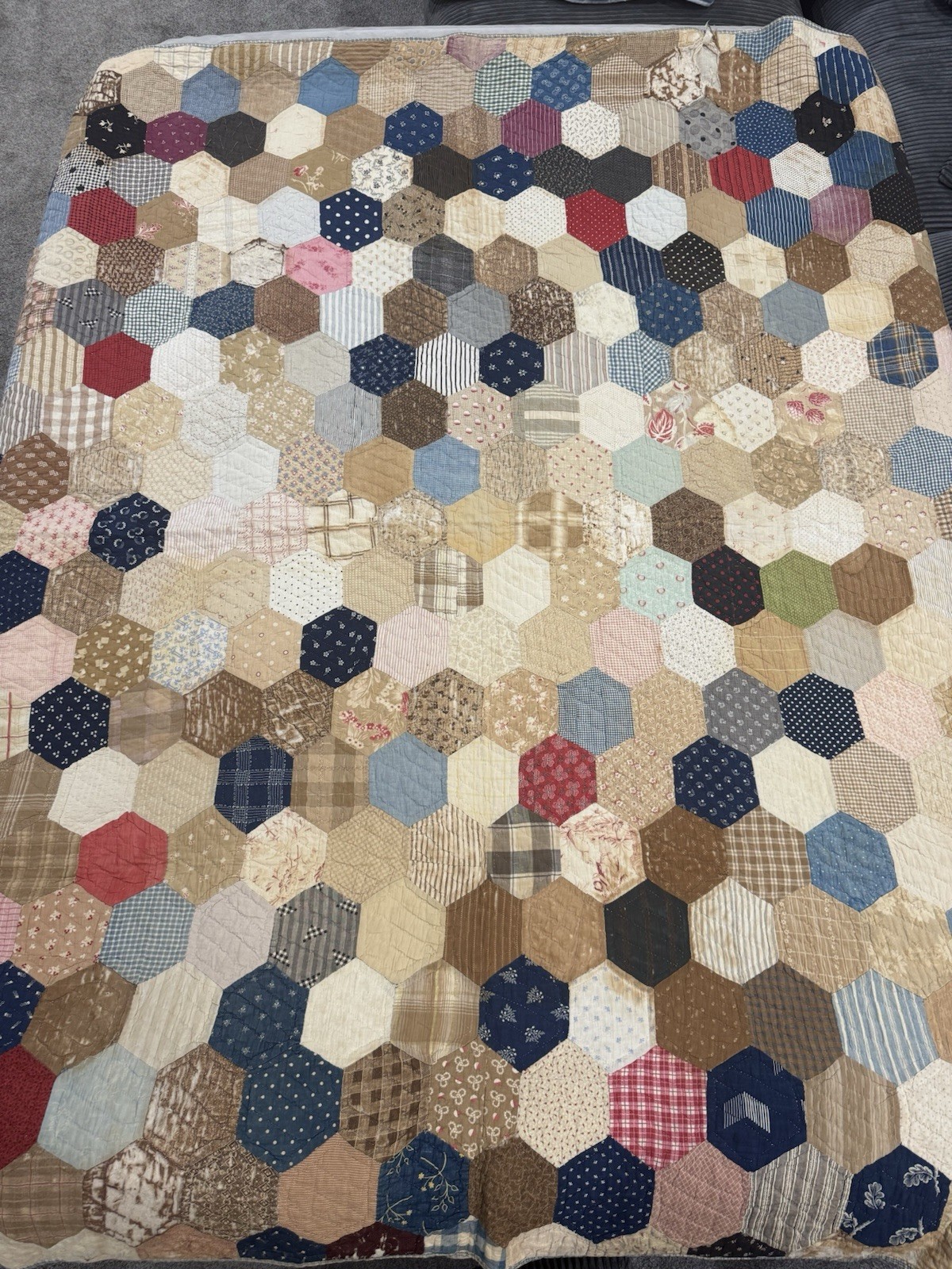 Antique Victorian VTG Grandmother\'s Flower Garden Hexagon Quilt Handmade 82x76” Antique Victorian VTG Grandmother\'s Flower Garden Hexagon Quilt Handmade 82x76”