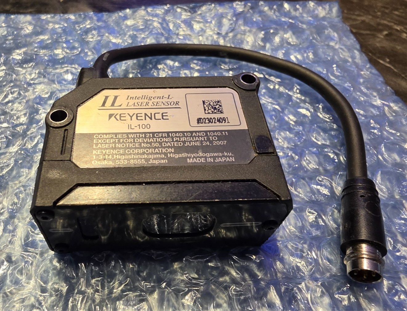 Used Keyence Intelligent-L Laser Sensor IL-100 tested with mount