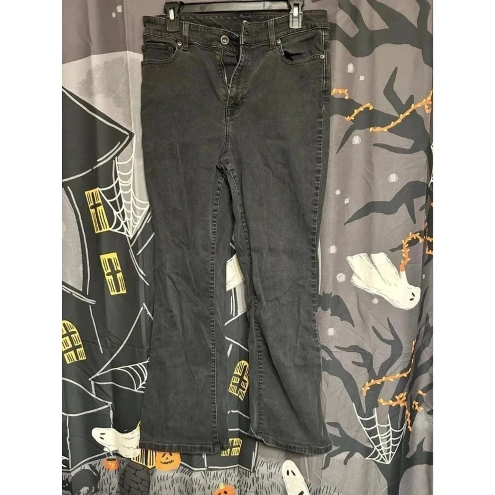 L.L. Bean Women\'s Classic Fit Black Bootcut Flare Jeans L.L. Bean Women\'s Classic Fit Black Bootcut Flare Jeans