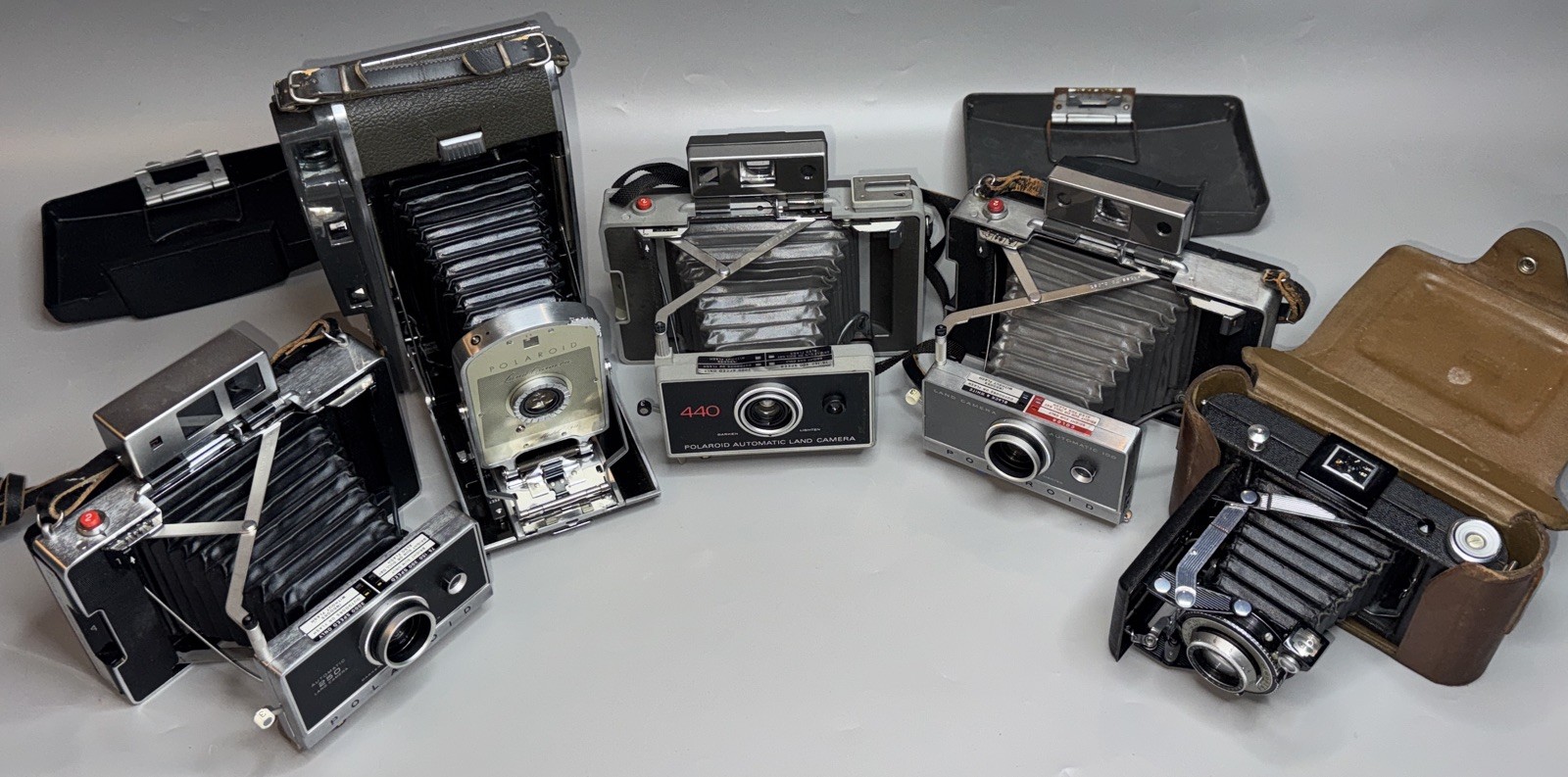 Vintage Camera lot Of 5 (Poloaraoid 4) Kodak 1 Untested