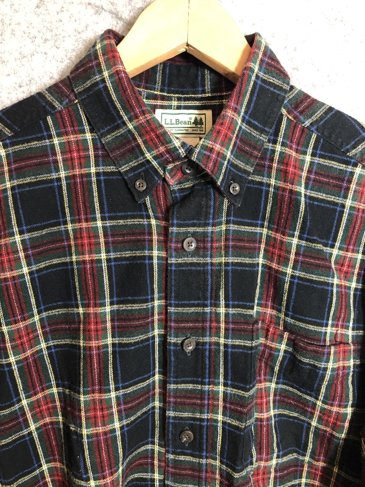 L.L.Bean Shirt Mens Medium Scotch Plaid Flannel Casual Camp Fish Hike Classic