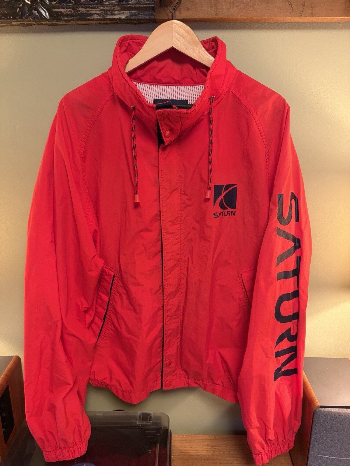Vintage Saturn Car Dealer Made In USA Pristine Red Windbreaker L With Arm Hit