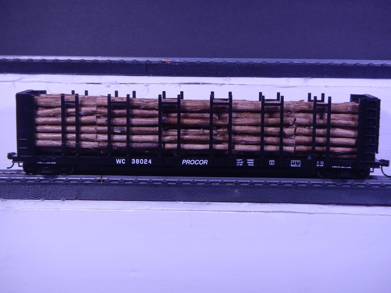 Solid Wood Load for Walthers Mainline 63' Pulpwood Car