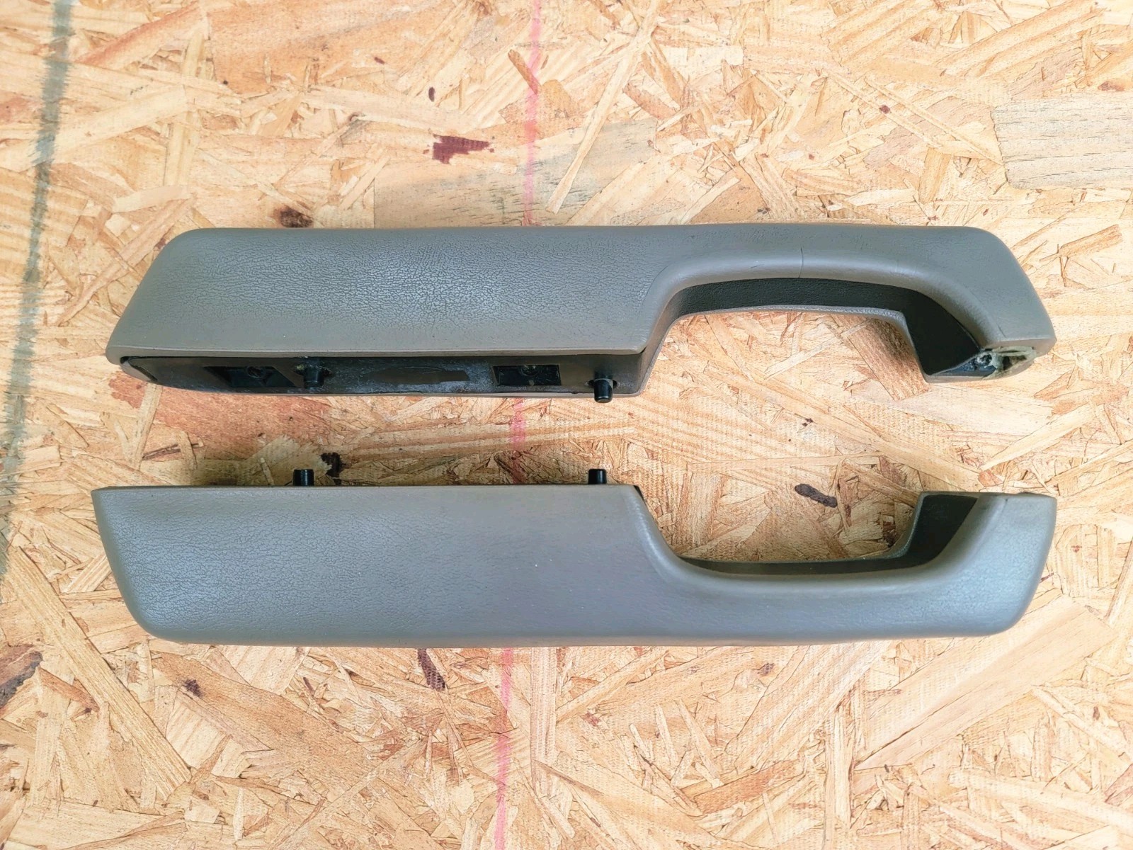 1983-1988 Ford Ranger Bronco II Door Handles Armrest Driver Passenger Side Tan 1983-1988 Ford Ranger Bronco II Door Handles Armrest Driver Passenger Side Tan