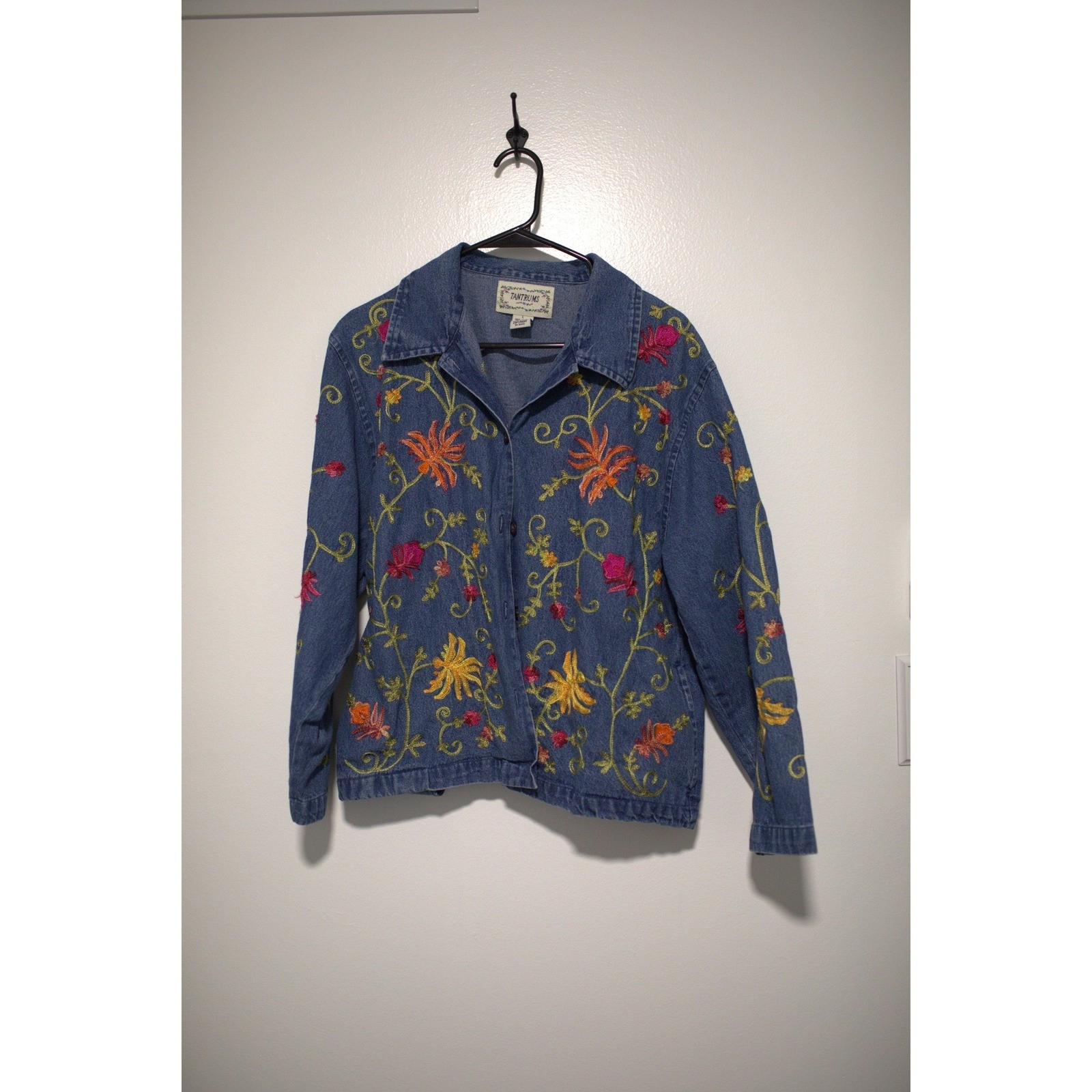 Vintage Tantrums Floral Embroidered Denim Jacket Blue Cotton Womens Large Vintage Tantrums Floral Embroidered Denim Jacket Blue Cotton Womens Large