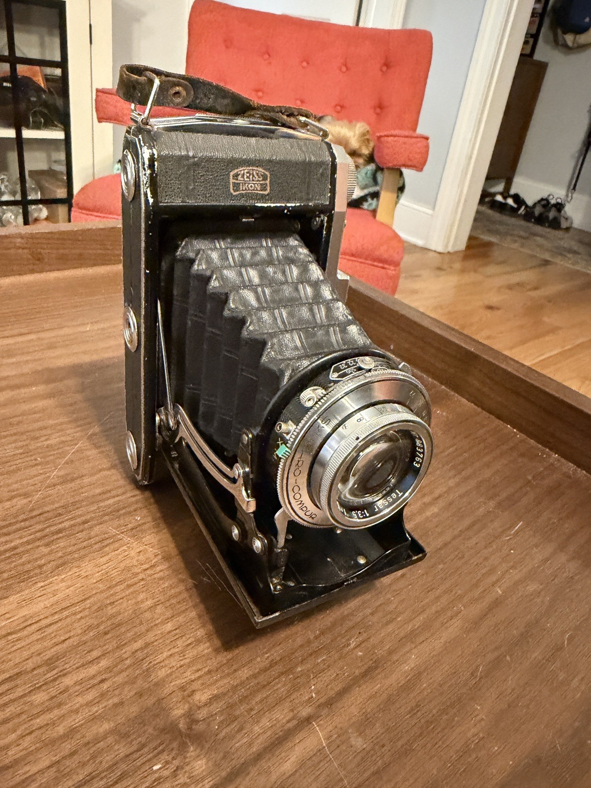 Vintage Zeiss Ikon Ikonta 521/2 6x9 Folding Camera Novar Anastigmat 10.5cm f/3.5 Vintage Zeiss Ikon Ikonta 521/2 6x9 Folding Camera Novar Anastigmat 10.5cm f/3.5