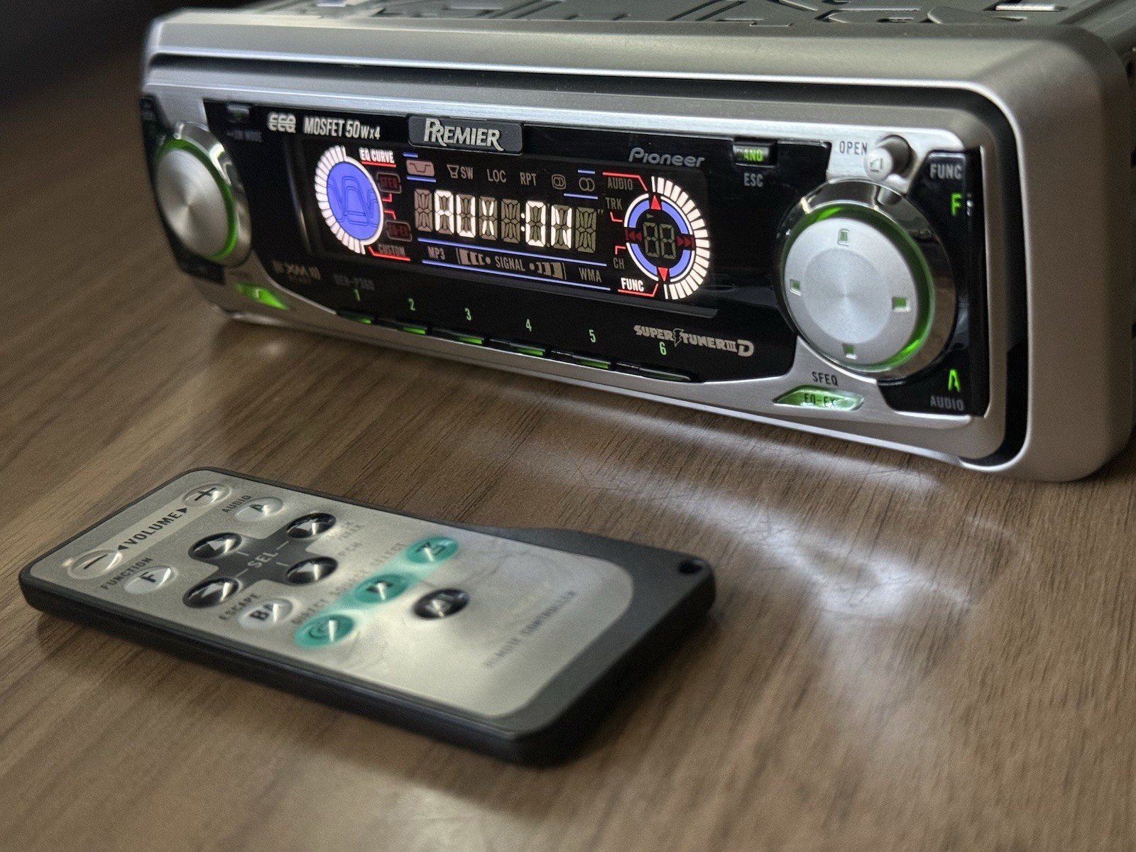 PIONEER BLUETOOTH CAR AUDIO STEREO CD OLD SCHOOL DEH-P360 EQ SUB VINTAGE RARE