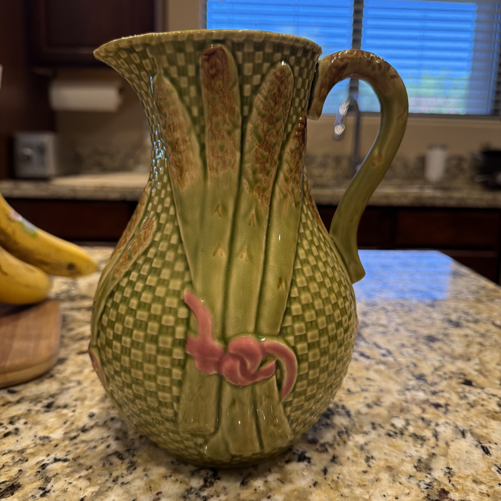 Vintage Bordallo Pinheiro Pitcher Asparagus Green Pink ~8.75\ Vintage Bordallo Pinheiro Pitcher Asparagus Green Pink ~8.75\
