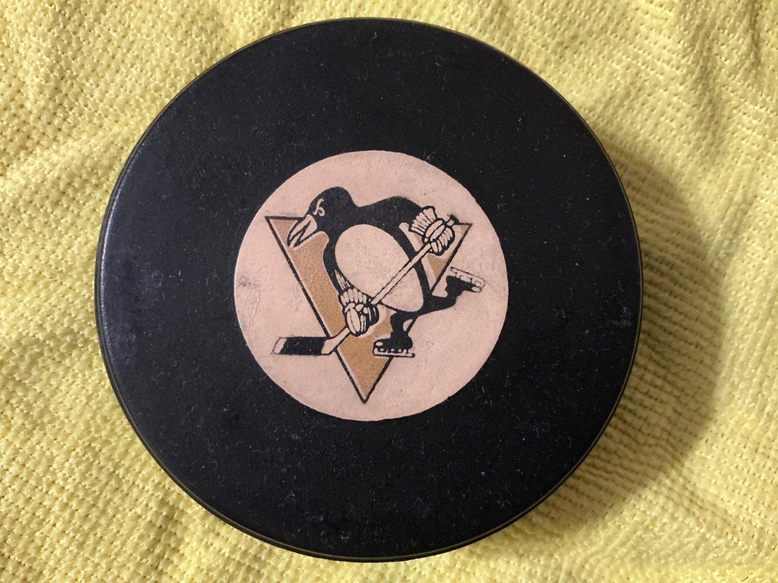 Vintage 1973-77 Pittsburgh Penguins Art Ross-Converse Game Hockey Puck NHL Vintage 1973-77 Pittsburgh Penguins Art Ross-Converse Game Hockey Puck NHL