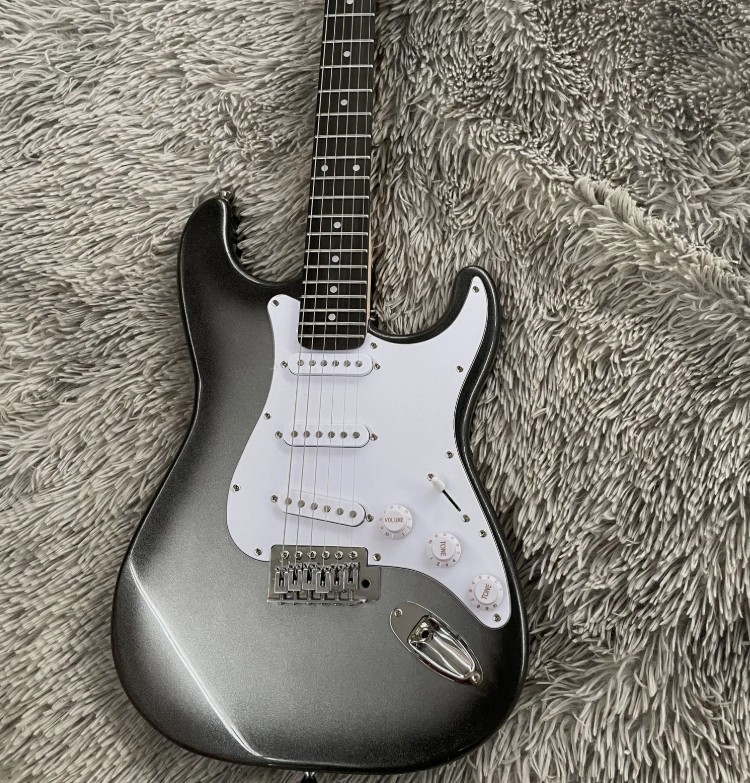 High Quality 6 String Metallic Silver Electric Guitar 3S Pickups Maple Neck High Quality 6 String Metallic Silver Electric Guitar 3S Pickups Maple Neck