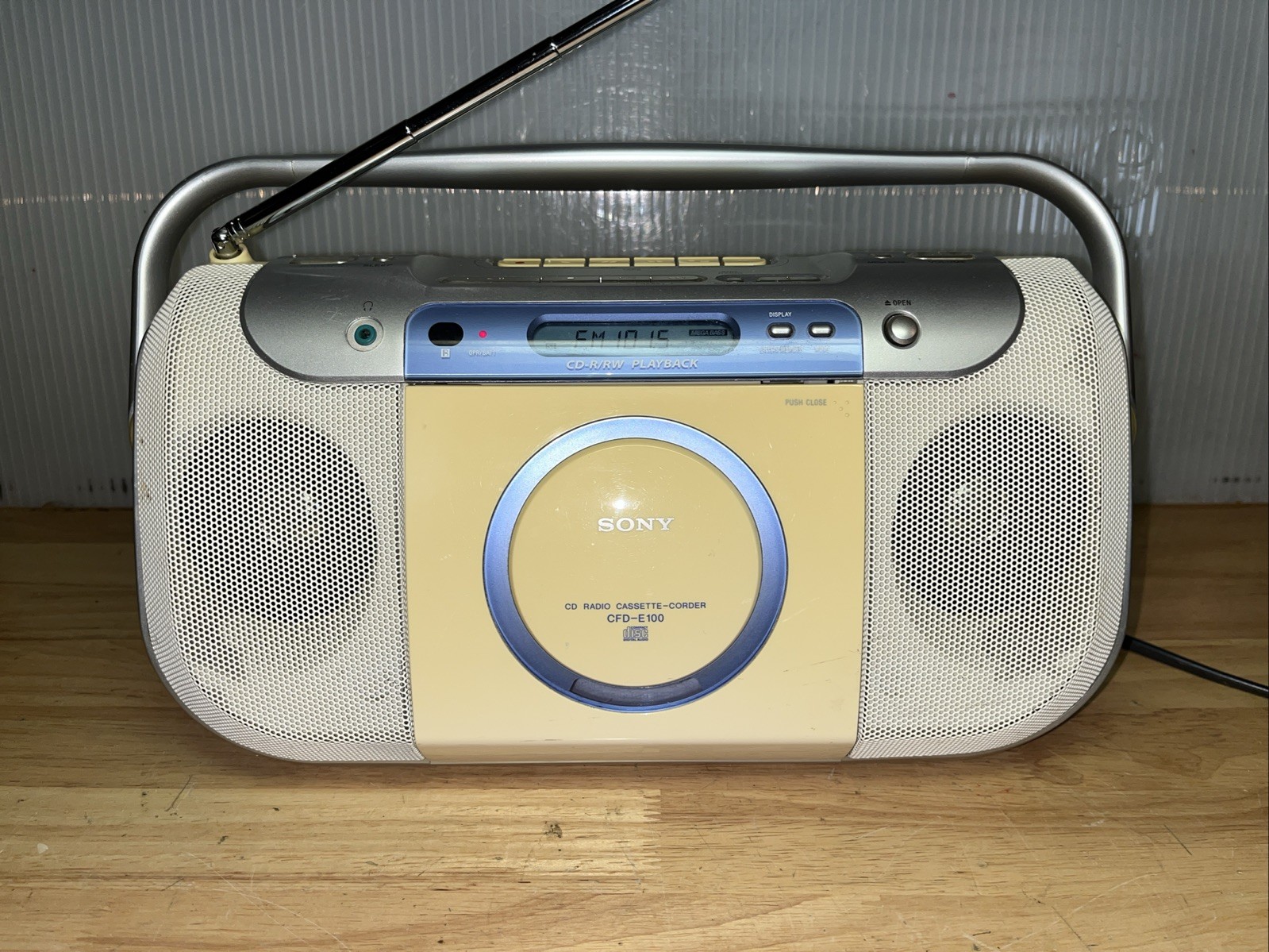 VTG Sony CFD-E100 Portable CD Radio Cassette-Corder Boombox - FM/AM, CD-R/RW