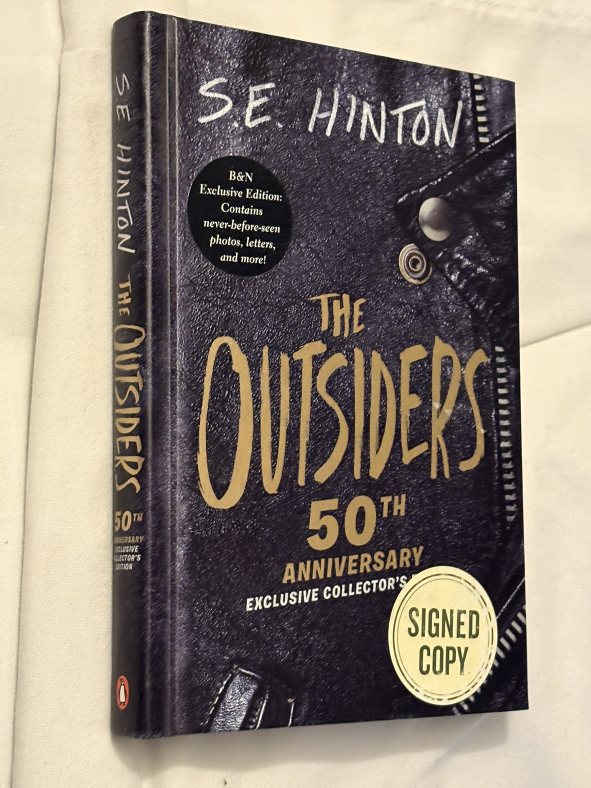 THE OUTSIDERS 50TH ANNIVERSARY EDITION BY S.E. HINTON SIGNED BOOK HARDCOVER